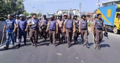 কালিয়াকৈরে বেতন-বোনাস বৃদ্ধির দাবিতে মহাসড়ক অবরোধ, কারখানায় ভাঙচুর
